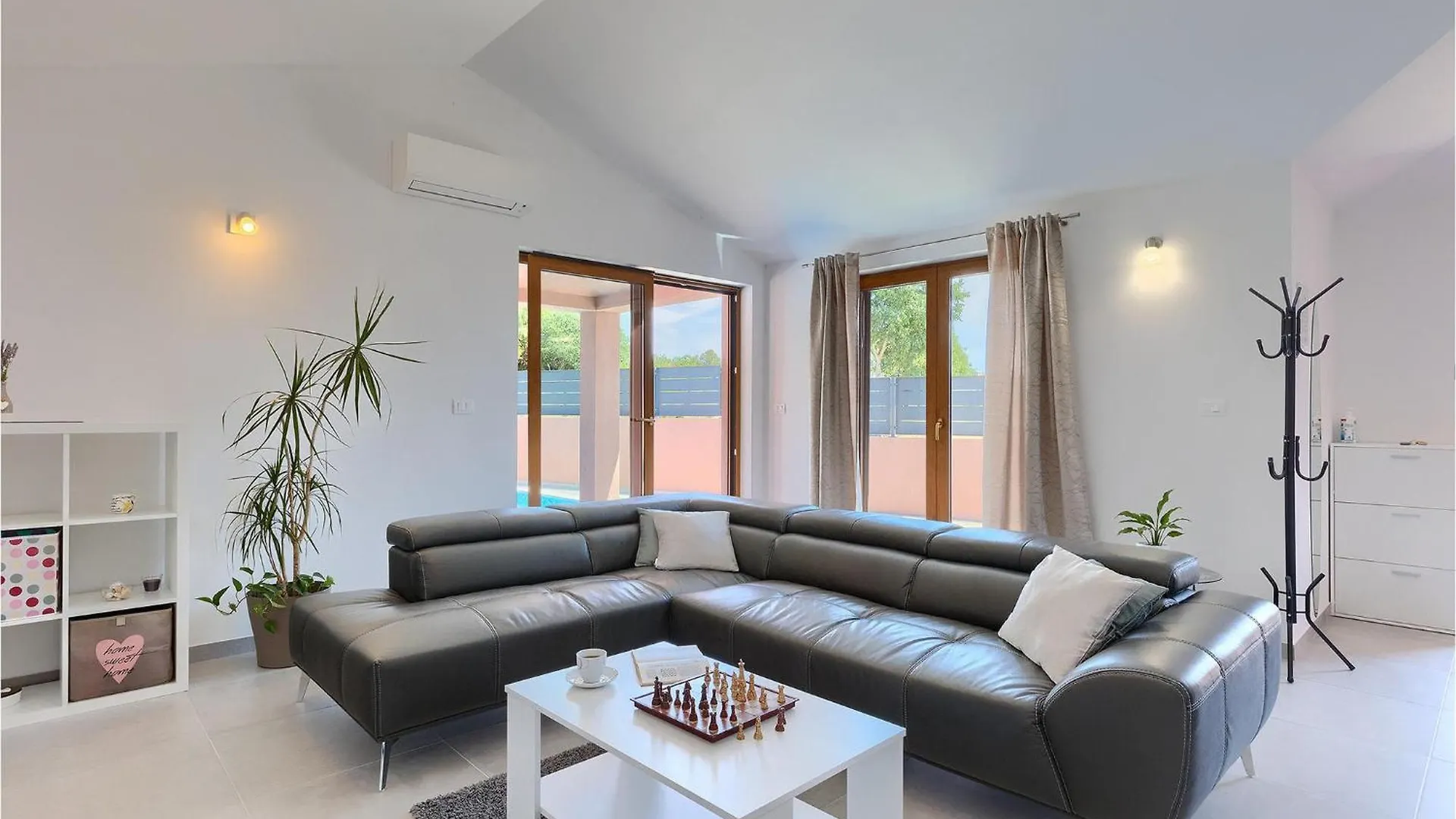 פולה Villa Martulin 0*,  קרואטיה