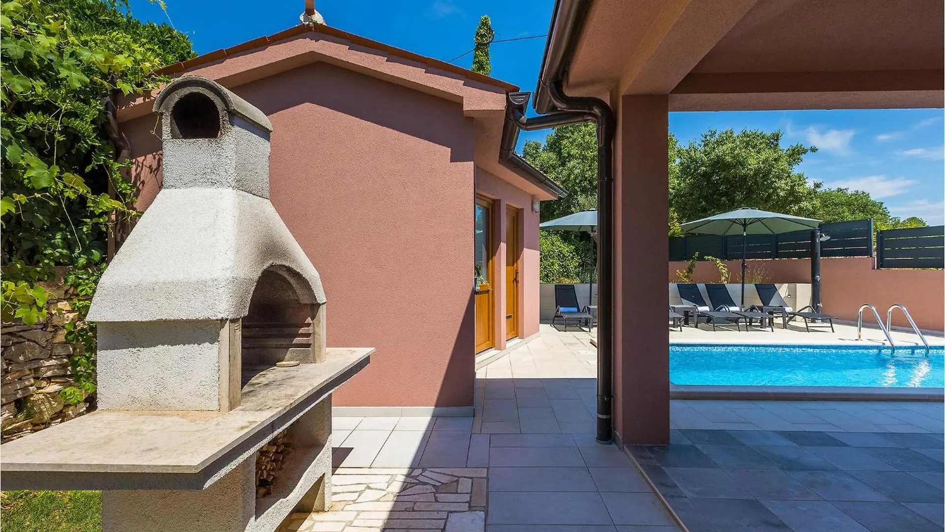 פולה Villa Martulin בית נופש